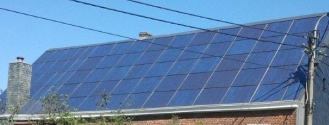 Volledig dak met zonnepanelen